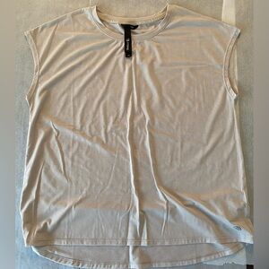 MPG, large, gray tee shirt